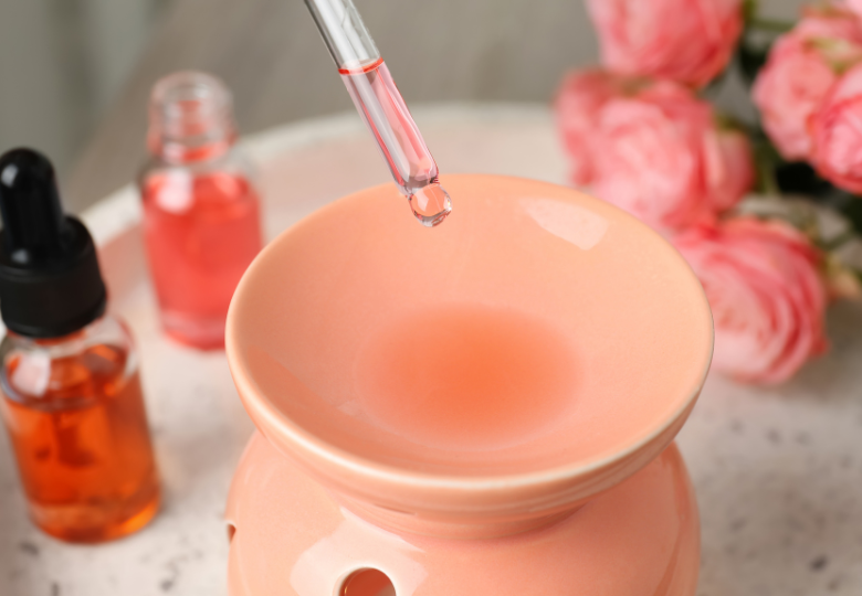 Hogyan adagoljuk az illóolajat az aromalámpába – 2–5 csepp a vízbe